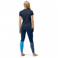 Norrøna - Women's Falketind Equaliser Merino T-Shirt - T-shirt en laine mérinos 11 Norrøna - Women's Falketind Equaliser Merino T-Shirt - T-shirt en laine mérinos -Sous-vêtements mérinos Soldes norroena womens falketind equaliser merino t shirt t shirt en laine merinos detail 4